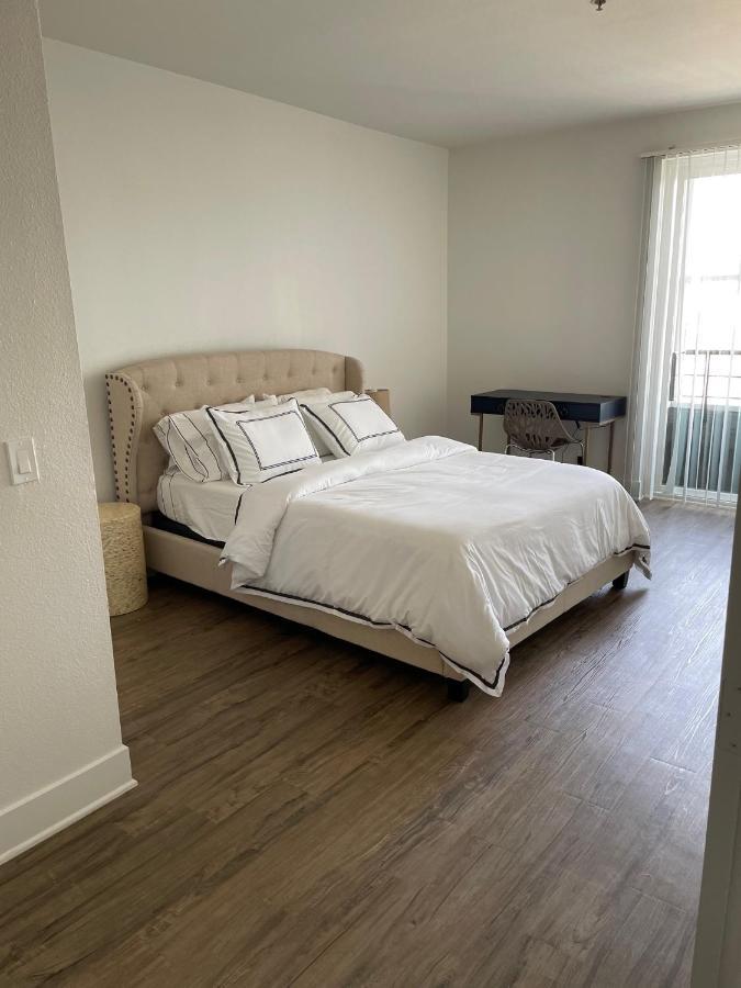 Villa Marina - Modern & Immaculate, Spacious, Gated Condo With Fireplace Pool, Gym, 2 Master Bedrooms Los Angeles Eksteriør billede