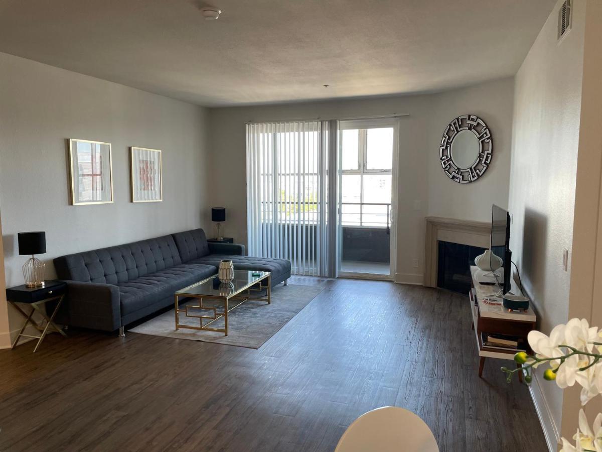 Villa Marina - Modern & Immaculate, Spacious, Gated Condo With Fireplace Pool, Gym, 2 Master Bedrooms Los Angeles Eksteriør billede