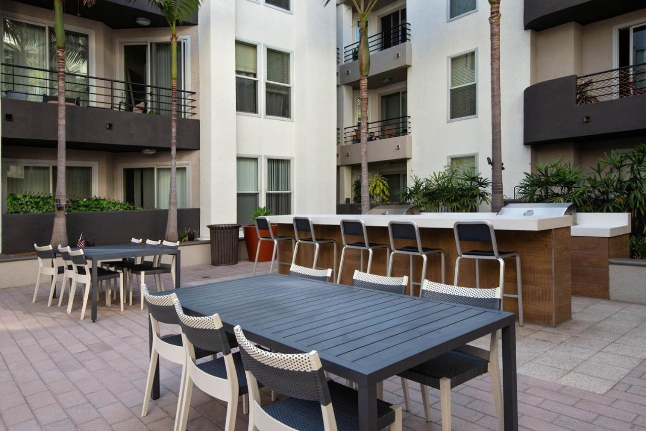 Villa Marina - Modern & Immaculate, Spacious, Gated Condo With Fireplace Pool, Gym, 2 Master Bedrooms Los Angeles Eksteriør billede